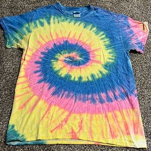 Size M Tie Dye Shirt